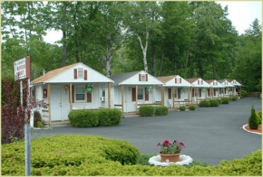 Seven Dwarfs Cabins - White Cabin Lake George